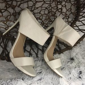 Mossimo white 4” heels